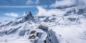 SKITOUR MEETS HÜTTENZAUBER