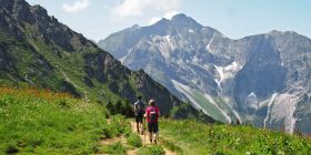 Augen auf beim Bergwandern: Warum UV-Schutz in der Höhe unterschätzt wird