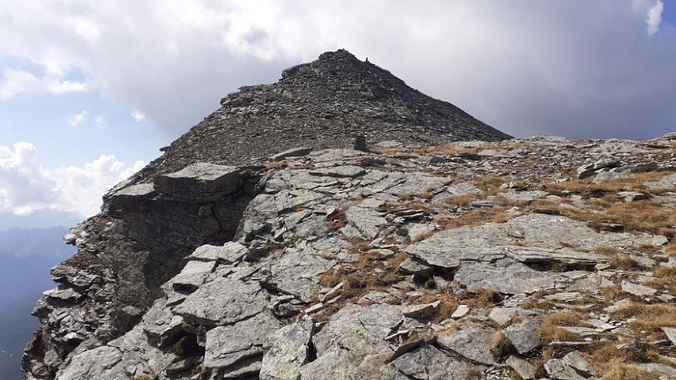 Cima del Laghetto 2695m www.gipfelbuch.ch